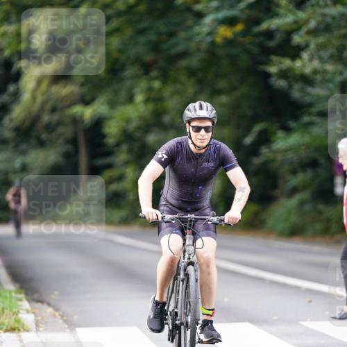 14.09.2025 - Stadtparktriathlon Michael Burmester http://msf.ph/oto/8905662 14.09.2025 13:10:51 Radfahren 1476, 1493 meine-sportfotos.de