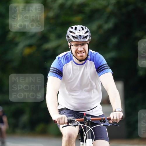 14.09.2025 - Stadtparktriathlon Michael Burmester http://msf.ph/oto/8905670 14.09.2025 13:11:25 Radfahren 1374, 1389, 1463, 1473, 1475, 1497, 1551 meine-sportfotos.de
