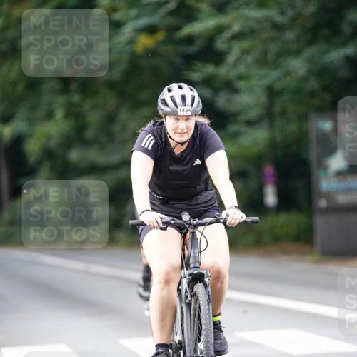 14.09.2025 - Stadtparktriathlon Michael Burmester http://msf.ph/oto/8905677 14.09.2025 13:11:34 Radfahren 1374, 1389, 1397, 1434, 1473, 1551 meine-sportfotos.de