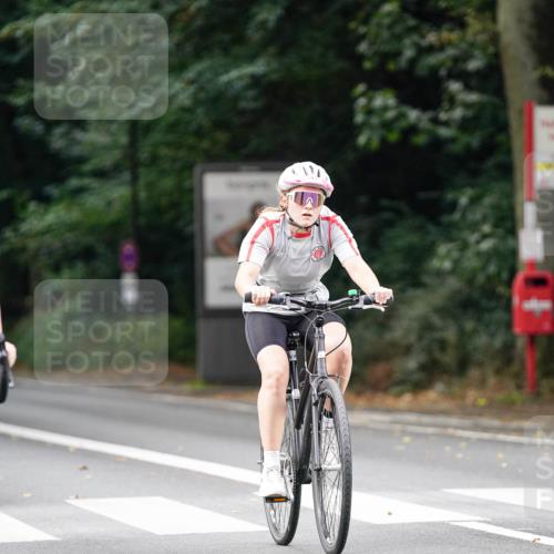 14.09.2025 - Stadtparktriathlon Michael Burmester http://msf.ph/oto/8905692 14.09.2025 13:11:52 Radfahren 1357, 1376, 1435, 1437, 1483, 1521 meine-sportfotos.de
