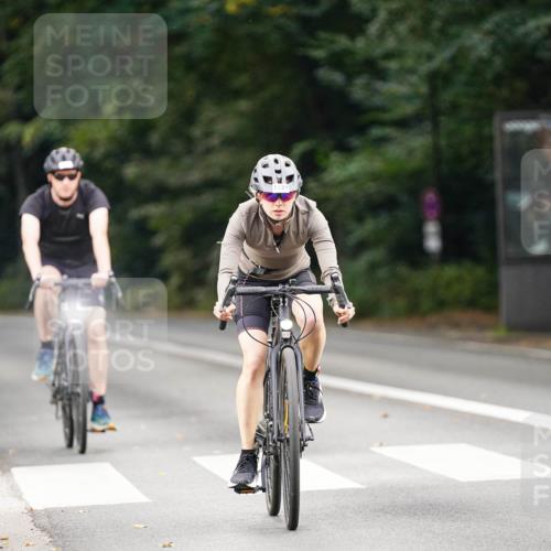 14.09.2025 - Stadtparktriathlon Michael Burmester http://msf.ph/oto/8905730 14.09.2025 13:13:07 Radfahren 1324, 1350, 1490, 1513, 1526 meine-sportfotos.de