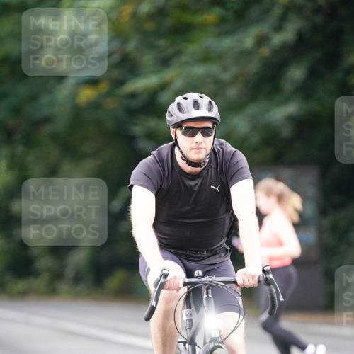 14.09.2025 - Stadtparktriathlon Michael Burmester http://msf.ph/oto/8905733 14.09.2025 13:13:09 Radfahren 1324, 1350, 1490, 1513, 1526 meine-sportfotos.de