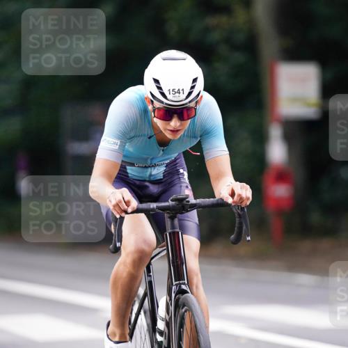 14.09.2025 - Stadtparktriathlon Michael Burmester http://msf.ph/oto/8905737 14.09.2025 13:13:29 Radfahren 1323, 1541 meine-sportfotos.de