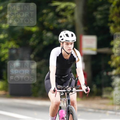14.09.2025 - Stadtparktriathlon Michael Burmester http://msf.ph/oto/8905763 14.09.2025 13:14:32 Radfahren 1327, 1336, 1504, 1525 meine-sportfotos.de