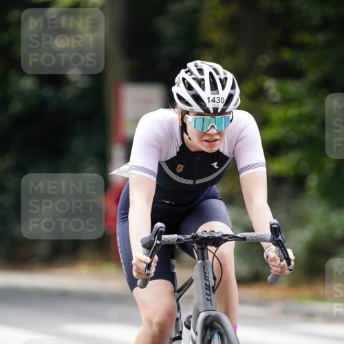 14.09.2025 - Stadtparktriathlon Michael Burmester http://msf.ph/oto/8905774 14.09.2025 13:14:43 Radfahren 1328, 1330, 1430, 1444 meine-sportfotos.de