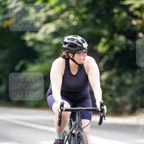 14.09.2025 - Stadtparktriathlon Michael Burmester http://msf.ph/oto/8905778 14.09.2025 13:14:49 Radfahren 1328, 1330, 1430, 1548 meine-sportfotos.de