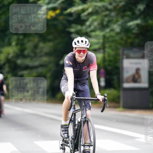 14.09.2025 - Stadtparktriathlon Michael Burmester http://msf.ph/oto/8905812 14.09.2025 13:15:40 Radfahren 1422, 1459, 1474, 1531, 1536, 1542 meine-sportfotos.de