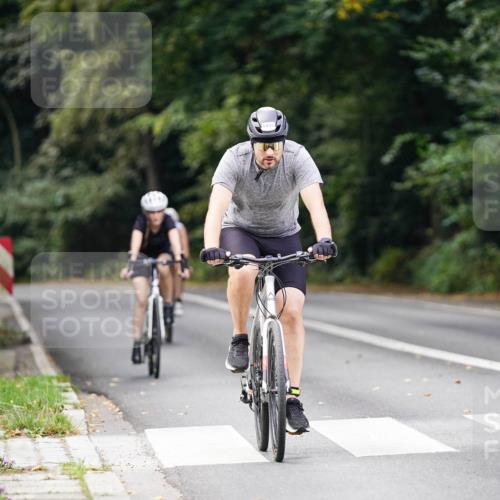 14.09.2025 - Stadtparktriathlon Michael Burmester http://msf.ph/oto/8905827 14.09.2025 13:16:29 Radfahren 1334, 1443, 1496, 1506 meine-sportfotos.de