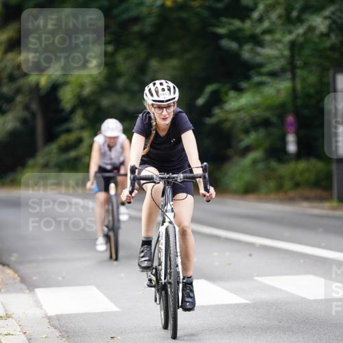 14.09.2025 - Stadtparktriathlon Michael Burmester http://msf.ph/oto/8905830 14.09.2025 13:16:32 Radfahren 1334, 1443, 1496 meine-sportfotos.de
