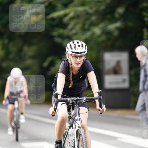 14.09.2025 - Stadtparktriathlon Michael Burmester http://msf.ph/oto/8905831 14.09.2025 13:16:33 Radfahren 1334, 1443, 1496 meine-sportfotos.de