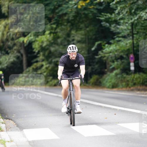 14.09.2025 - Stadtparktriathlon Michael Burmester http://msf.ph/oto/8905836 14.09.2025 13:16:42 Radfahren 1334, 1518 meine-sportfotos.de