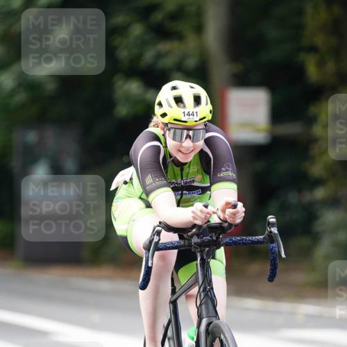 14.09.2025 - Stadtparktriathlon Michael Burmester http://msf.ph/oto/8905839 14.09.2025 13:16:51 Radfahren 1441 meine-sportfotos.de