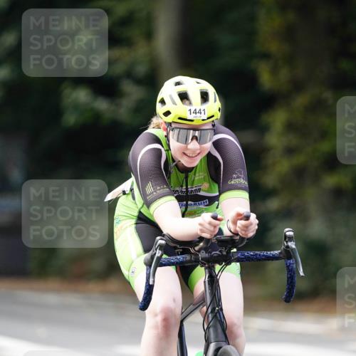 14.09.2025 - Stadtparktriathlon Michael Burmester http://msf.ph/oto/8905840 14.09.2025 13:16:51 Radfahren 1441 meine-sportfotos.de