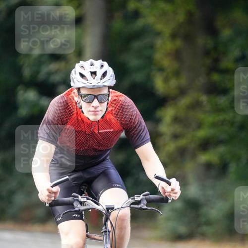 14.09.2025 - Stadtparktriathlon Michael Burmester http://msf.ph/oto/8905858 14.09.2025 13:17:16 Radfahren 1460, 1479, 1507 meine-sportfotos.de