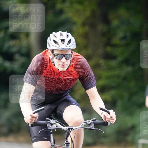 14.09.2025 - Stadtparktriathlon Michael Burmester http://msf.ph/oto/8905859 14.09.2025 13:17:16 Radfahren 1460, 1479, 1507 meine-sportfotos.de
