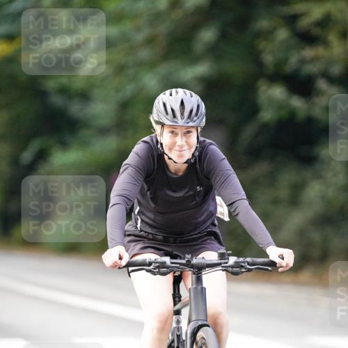 14.09.2025 - Stadtparktriathlon Michael Burmester http://msf.ph/oto/8905873 14.09.2025 13:17:32 Radfahren 1427, 1488, 1499, 1510, 1544, 1554 meine-sportfotos.de