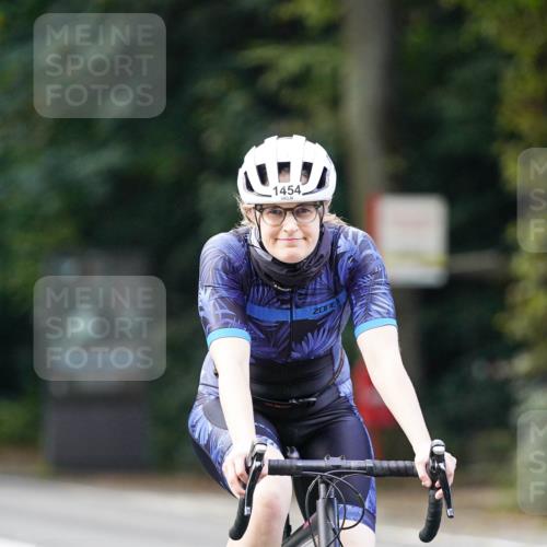 14.09.2025 - Stadtparktriathlon Michael Burmester http://msf.ph/oto/8905893 14.09.2025 13:17:47 Radfahren 1325, 1454, 1522, 1534 meine-sportfotos.de