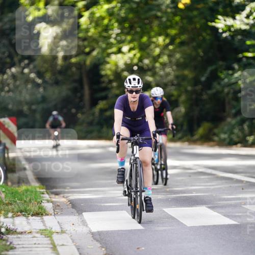 14.09.2025 - Stadtparktriathlon Michael Burmester http://msf.ph/oto/8905911 14.09.2025 13:18:18 Radfahren 1329, 1447, 1467 meine-sportfotos.de