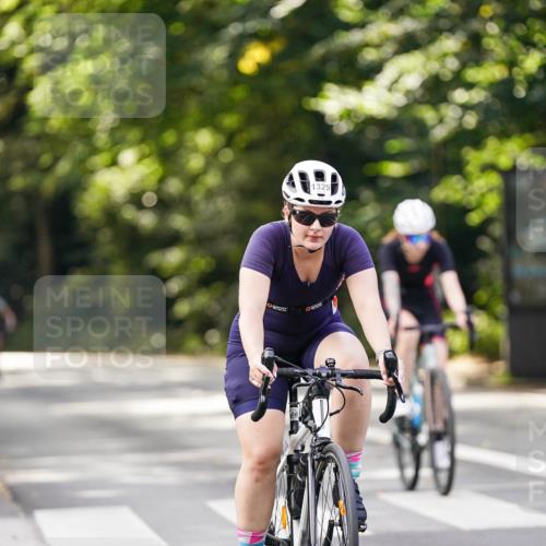 14.09.2025 - Stadtparktriathlon Michael Burmester http://msf.ph/oto/8905912 14.09.2025 13:18:19 Radfahren 1329, 1447, 1467 meine-sportfotos.de