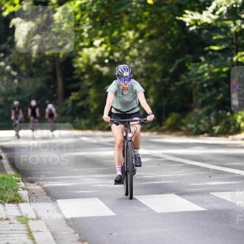 14.09.2025 - Stadtparktriathlon Michael Burmester http://msf.ph/oto/8905916 14.09.2025 13:18:24 Radfahren 1329, 1447, 1467, 1545 meine-sportfotos.de