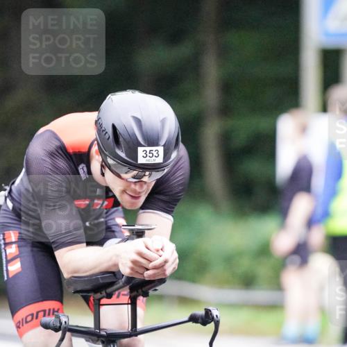 14.09.2025 - Stadtparktriathlon Michael Burmester http://msf.ph/oto/8905960 14.09.2025 09:03:19 Radfahren 337, 349, 350, 353 meine-sportfotos.de
