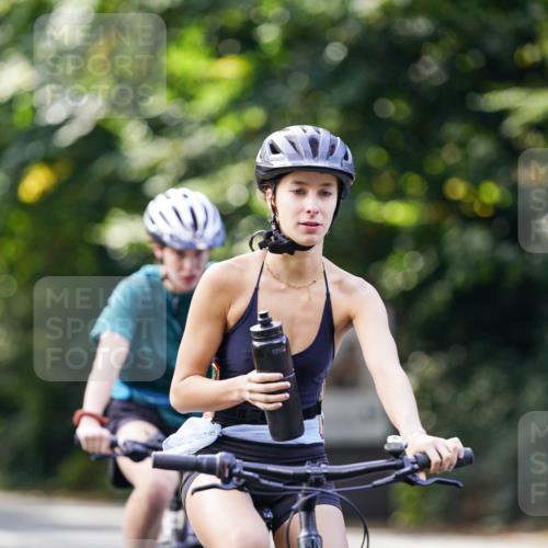 14.09.2025 - Stadtparktriathlon Michael Burmester http://msf.ph/oto/8905964 14.09.2025 13:19:21 Radfahren 1438, 1439, 1527, 1546, 1558, 1598 meine-sportfotos.de