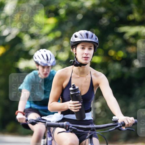 14.09.2025 - Stadtparktriathlon Michael Burmester http://msf.ph/oto/8905966 14.09.2025 13:19:21 Radfahren 1438, 1439, 1527, 1546, 1558, 1598 meine-sportfotos.de