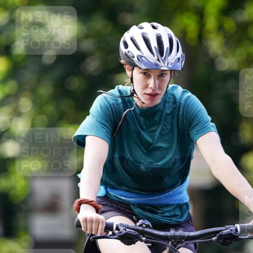 14.09.2025 - Stadtparktriathlon Michael Burmester http://msf.ph/oto/8905971 14.09.2025 13:19:22 Radfahren 1438, 1439, 1527, 1546, 1558, 1598 meine-sportfotos.de