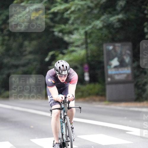 14.09.2025 - Stadtparktriathlon Michael Burmester http://msf.ph/oto/8905978 14.09.2025 09:03:30 Radfahren 322, 349 meine-sportfotos.de