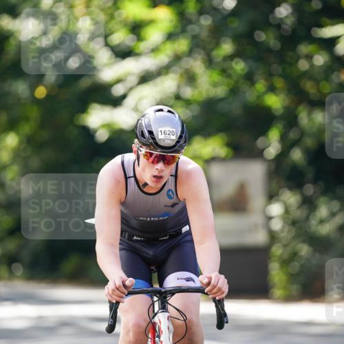 14.09.2025 - Stadtparktriathlon Michael Burmester http://msf.ph/oto/8906001 14.09.2025 13:19:48 Radfahren 1397, 1450, 1494, 1537, 1541, 1620 meine-sportfotos.de