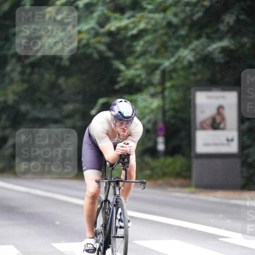 14.09.2025 - Stadtparktriathlon Michael Burmester http://msf.ph/oto/8906002 14.09.2025 09:04:04 Radfahren 319, 336, 357 meine-sportfotos.de