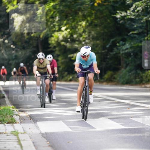 14.09.2025 - Stadtparktriathlon Michael Burmester http://msf.ph/oto/8906009 14.09.2025 13:19:54 Radfahren 1357, 1376, 1397, 1537, 1541, 1571, 1620 meine-sportfotos.de