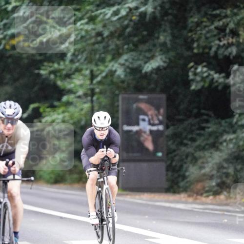 14.09.2025 - Stadtparktriathlon Michael Burmester http://msf.ph/oto/8906029 14.09.2025 09:04:20 Radfahren 303, 332, 338, 369, 372 meine-sportfotos.de