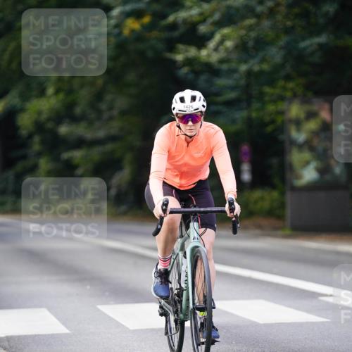14.09.2025 - Stadtparktriathlon Michael Burmester http://msf.ph/oto/8906036 14.09.2025 13:20:05 Radfahren 1426, 1526, 1571 meine-sportfotos.de