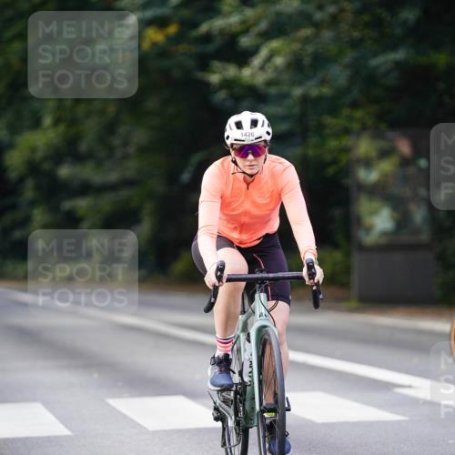 14.09.2025 - Stadtparktriathlon Michael Burmester http://msf.ph/oto/8906037 14.09.2025 13:20:05 Radfahren 1426, 1526, 1571 meine-sportfotos.de
