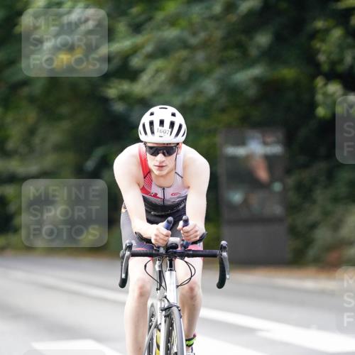 14.09.2025 - Stadtparktriathlon Michael Burmester http://msf.ph/oto/8906059 14.09.2025 13:20:26 Radfahren 1437, 1465, 1497, 1576, 1581, 1596, 1607 meine-sportfotos.de