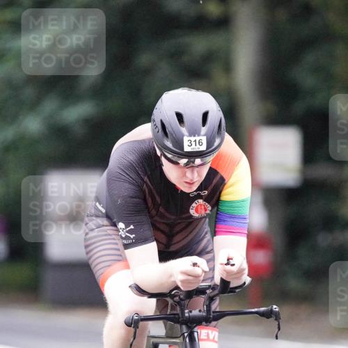 14.09.2025 - Stadtparktriathlon Michael Burmester http://msf.ph/oto/8906064 14.09.2025 09:04:36 Radfahren 315, 316, 360, 476 meine-sportfotos.de