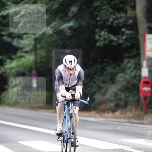 14.09.2025 - Stadtparktriathlon Michael Burmester http://msf.ph/oto/8906071 14.09.2025 09:04:46 Radfahren 321, 367, 476 meine-sportfotos.de