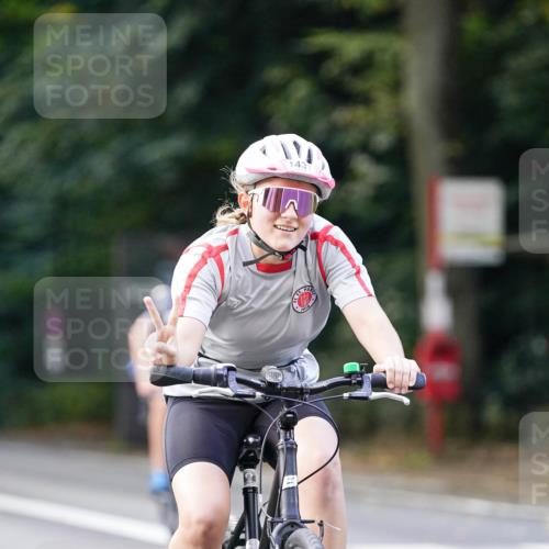 14.09.2025 - Stadtparktriathlon Michael Burmester http://msf.ph/oto/8906072 14.09.2025 13:20:32 Radfahren 1437, 1465, 1576, 1607 meine-sportfotos.de