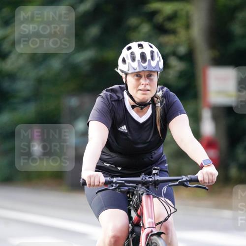 14.09.2025 - Stadtparktriathlon Michael Burmester http://msf.ph/oto/8906084 14.09.2025 13:20:34 Radfahren 1434, 1437, 1465, 1576 meine-sportfotos.de