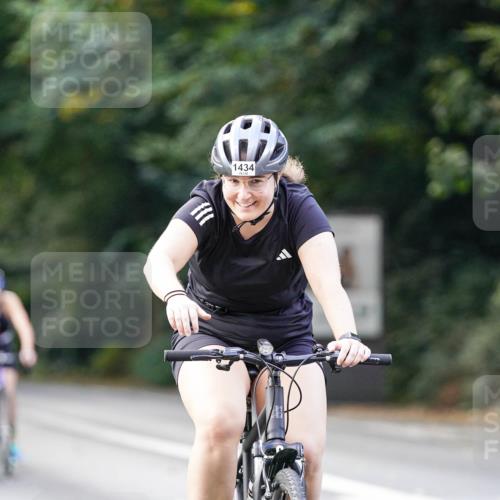 14.09.2025 - Stadtparktriathlon Michael Burmester http://msf.ph/oto/8906089 14.09.2025 13:20:42 Radfahren 1434, 1435, 1463, 1579, 1603 meine-sportfotos.de