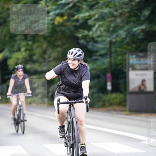 14.09.2025 - Stadtparktriathlon Michael Burmester http://msf.ph/oto/8906100 14.09.2025 13:20:46 Radfahren 1434, 1435, 1463, 1483, 1579, 1603 meine-sportfotos.de