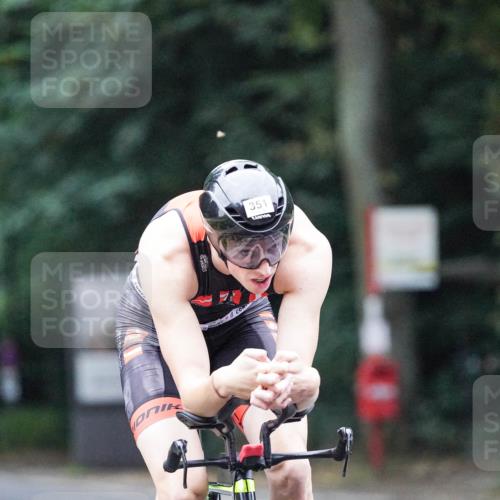14.09.2025 - Stadtparktriathlon Michael Burmester http://msf.ph/oto/8906126 14.09.2025 09:05:31 Radfahren 310, 351, 355, 394, 416 meine-sportfotos.de