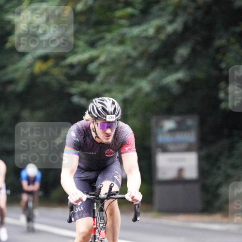14.09.2025 - Stadtparktriathlon Michael Burmester http://msf.ph/oto/8906161 14.09.2025 09:06:01 Radfahren 306, 307, 320, 356, 412, 480 meine-sportfotos.de