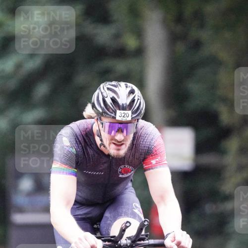 14.09.2025 - Stadtparktriathlon Michael Burmester http://msf.ph/oto/8906165 14.09.2025 09:06:01 Radfahren 306, 307, 320, 356, 412, 480 meine-sportfotos.de