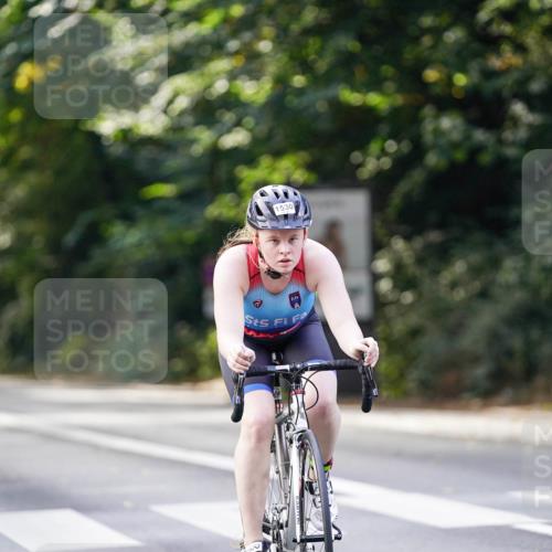 14.09.2025 - Stadtparktriathlon Michael Burmester http://msf.ph/oto/8906168 14.09.2025 13:21:39 Radfahren 1469, 1530, 1538, 1552, 1564 meine-sportfotos.de