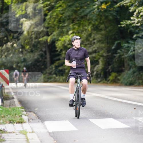 14.09.2025 - Stadtparktriathlon Michael Burmester http://msf.ph/oto/8906216 14.09.2025 13:22:05 Radfahren 1487, 1490, 1505, 1604 meine-sportfotos.de