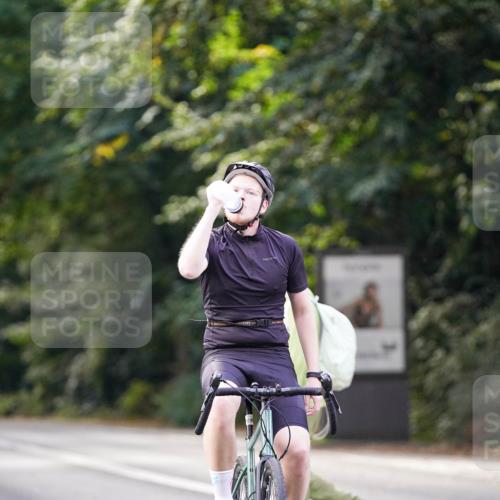 14.09.2025 - Stadtparktriathlon Michael Burmester http://msf.ph/oto/8906220 14.09.2025 13:22:07 Radfahren 1452, 1487, 1505, 1577, 1604 meine-sportfotos.de
