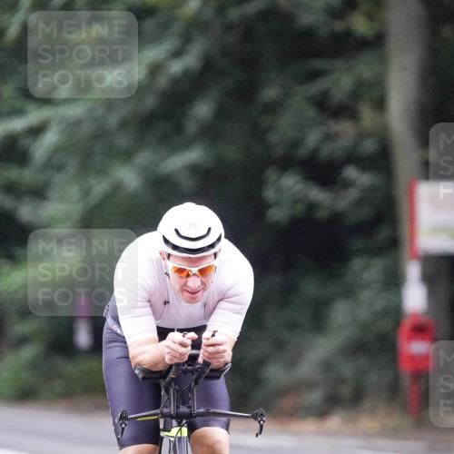 14.09.2025 - Stadtparktriathlon Michael Burmester http://msf.ph/oto/8906231 14.09.2025 09:06:58 Radfahren 397 meine-sportfotos.de
