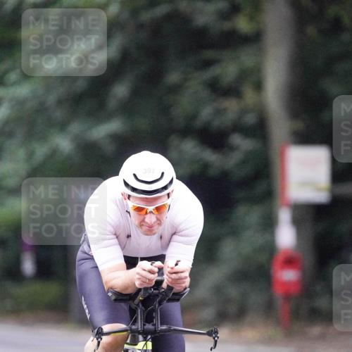 14.09.2025 - Stadtparktriathlon Michael Burmester http://msf.ph/oto/8906233 14.09.2025 09:06:58 Radfahren 397 meine-sportfotos.de